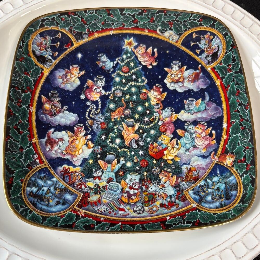 Franklin Mint Trimmed to Purr-Fection Christmas Cat Plate Porcelain